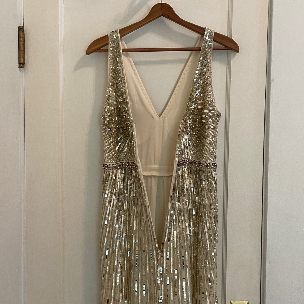SOLD. New Mac Duggal Gold Sequin Embellished Evening Gown size 4 - Picture 13 of 17